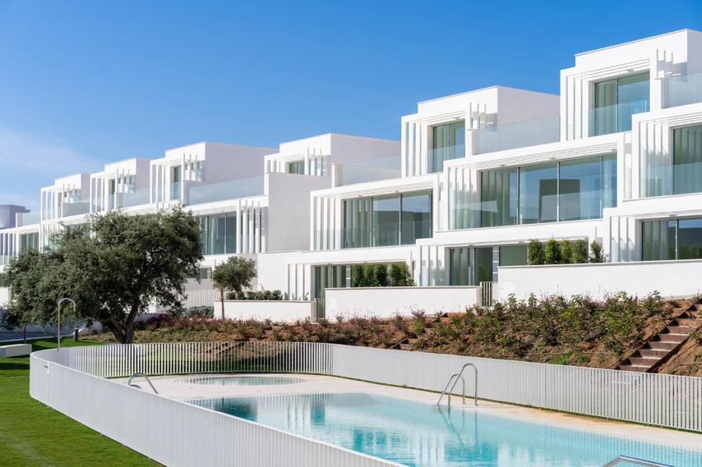 NEW DEVELOPMENT OF TOWNHOMES IN SOTOGRANDE